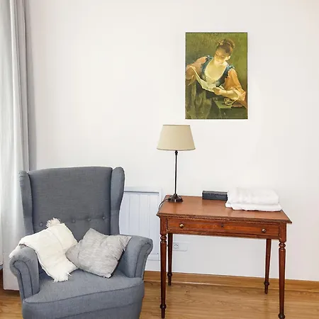 Cosy Et Lumineux Idéalement Placé