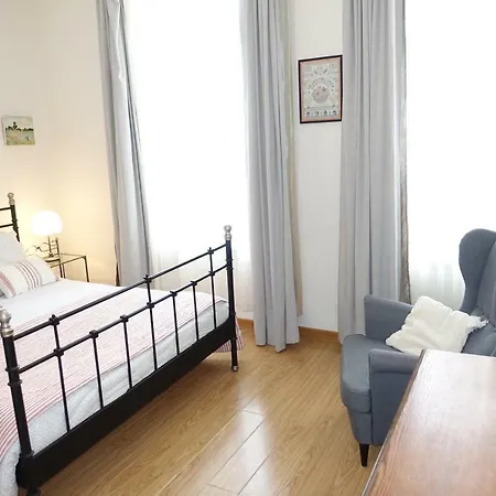 Cosy Et Lumineux Idéalement Placé