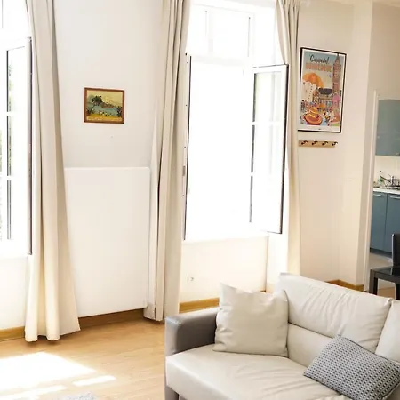 Cosy Et Lumineux Idealement Place *